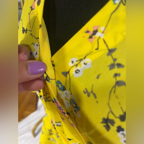 ♻️DISPONIBLE ♻️
✨NEW LOFT PETITE Floral Wrap Peplum Blouse✨ - Picture 8 of 8